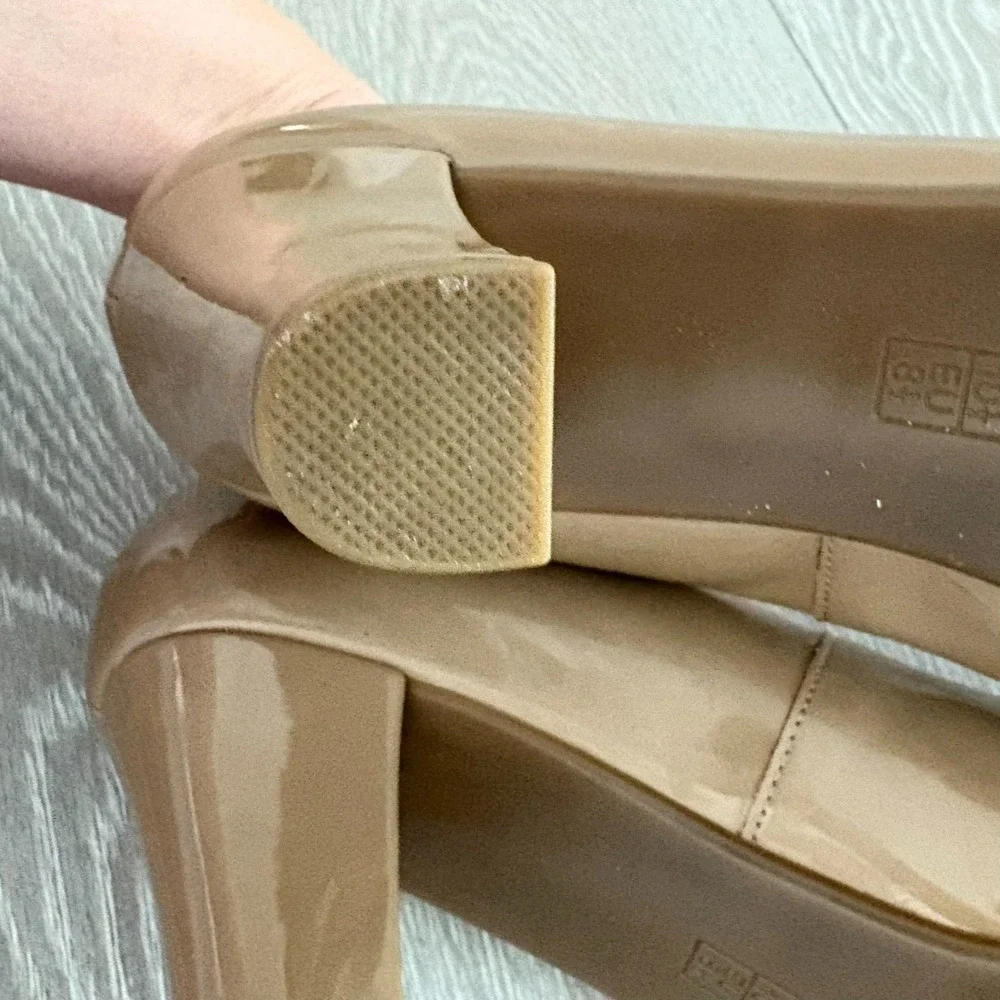 NEW Aerosoles Womens Beige Tan Patent Leather Major Role Dress Pump Heels 10.5M